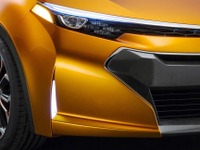 【デトロイトモーターショー13】トヨタの新型セダンコンセプト、Furiaのフロントマスクか…スクープカメラマンが公開 画像