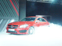 メルセデスベンツ、小型4ドアクーペCLAを世界初公開…世界最高クラスの空力性能を実現 画像