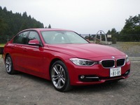 【BMW 320i xDrive 試乗】4WDを意識しない安定した走り…松下宏 画像