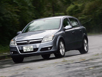 【インプレ'04】木下隆之 オペル『アストラ』 実直なまでの走りは好印象 画像