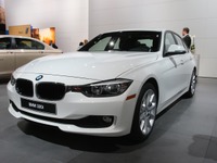 【デトロイトモーターショー13】BMW 3シリーズセダン新型に 320i、米国投入 画像