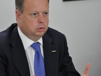 インフィニティ、「ブランド廃止の可能性があった」…日産パーマー副社長 画像