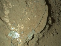 キュリオシティ、火星で夜間撮影を実行…“夜の岩” 画像