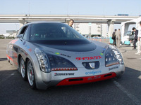 【慶応大学エリーカ】これが“最高速度挑戦車”の車内だ 画像