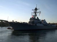 誘導ミサイル駆逐艦USSウィリアム・P．ローレンスが海中戦闘訓練（USWEX）に参加 画像