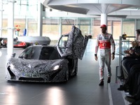 マクラーレンの新型スーパーカー、P1…プロトタイプをバトンが披露 画像
