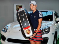 ポルシェジャパン、プロゴルファー 木戸愛選手とドライビングアスリート契約…カイエンSハイブリッドを提供 画像