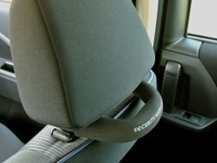 エバーグリーン、クルマの乗降性を高める後部座席用アシストハンドルを発売 画像