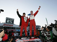 ニスモ「04 JGTCチャンピオン記念グッズ」発売 画像