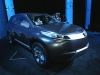 【デトロイトモーターショー05】スズキの新型SUVの「鎧」をはぐと 画像