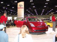 【ロサンゼルスモーターショー05】ハイブリッドへの関心は高い 画像