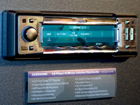 【CES 05】クラリオン、CD録音用メモリー内蔵レシーバーを3モデル 画像