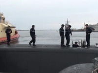 チリの潜水艦が合同訓練後にアメリカ海軍基地を出発 画像