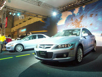 【東京オートサロン05】マツダスピード アテンザ の注目度は? 画像