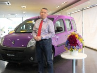 【ルノー カングークルール 限定発売】熟練した職人による手塗り 画像