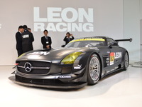 LEON RACING、スーパーGT参戦車はSLS AMG GT3 マットブラック［写真蔵］ 画像