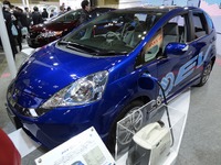 【スマートエネルギーWeek13】ホンダ、EVから電気を取り出すインバーターを展示 画像