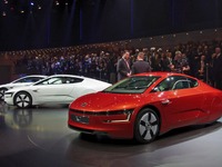 【ジュネーブモーターショー13】VW、111km/リットルの超低燃費PHVを世界発公開 画像