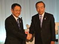 トヨタ豊田社長「内山田新会長が入口を開き、私が出口を抑えるツートップ体制に」 画像