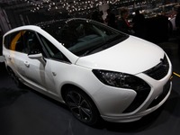 【ジュネーブモーターショー13】オペル ザフィーラ ツアラー 新ディーゼル搭載…オペル史上、最もクリーン 画像