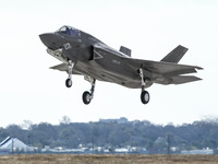 ロッキード・マーチン F-35、センターウィング・アッセンブリ装備機が初飛行 画像