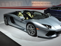 ランボルギーニ アヴェンタドール ロードスターが登場…アウディ前夜祭［写真蔵］ 画像