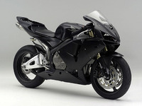 ホンダ CBR600RR のレース専用車を改良 画像