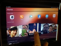 【MWC 13】UbuntuスマホのウリはスライドだけのセクシーUI 画像