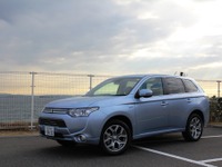 【三菱 アウトランダー PHEV 発表】フル充電にしないのは無駄にエンジンを回さないため 画像