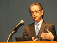 【ATTT13】トヨタ友山常務、i-ROAD「電動化とIT化が生み出した全く新しいモビリティ」 画像