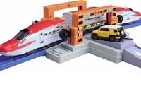 プラレール・トミカにE6系新幹線スーパーこまち登場 画像