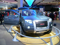 【デトロイトモーターショー05】GMもハイブリッドでは負けません!! 画像