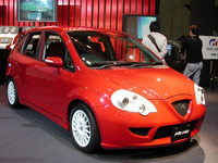 【東京オートサロン05】フィットHB の技術、カスタムの将来 画像