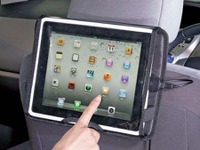 ナポレックス、取り付け簡単な後席用タブレットホルダーを発売 画像