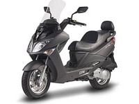 SYM RV125i 限定カラーのマットブラックを発売 画像