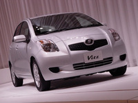 【トヨタ ヴィッツ 新型発表】ファクトリーオプションナビは2タイプ 画像