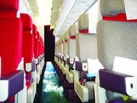 ヴァージン アトランティック航空、機体床にガラスを使用した“シースルー航空機”投入 画像