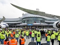 ボーイング、航空機を引き渡す「エバレット・デリバリーセンター」を拡張してオープン 画像