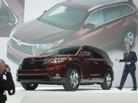 【ニューヨークモーターショー13】トヨタ ハイランダー 新型発表…居住性を改善した中型SUVの基幹モデル 画像