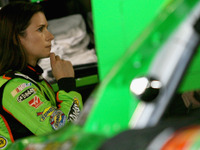 【NASCAR】ダニカ・パトリックのマーティンスビルの走りを徹底分析 画像