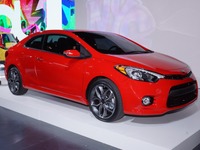 【ニューヨークモーターショー13】キアの小型車、フォルテ 新型 にクーペの KOUP…ラインナップが完結 画像