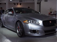 【ニューヨークモーターショー13】ジャガー XJ に550psの XJR …高級車ダイナミクス性能の新基準 画像