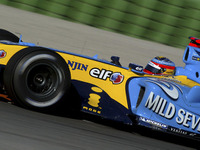 アロンソ「ルノーはフェラーリに挑戦できる」 画像