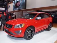 【ニューヨークモーターショー13】ボルボ XC60/S60/V60 に最新 Rデザイン…スポーツ性を向上 画像