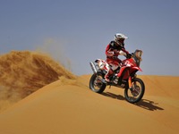 チームHRC、アブダビ・デザート・チャレンジで3位入賞…ダカールラリー2014へ始動 画像