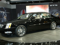 【シカゴモーターショー05】キャデラック DTS  …完全防弾仕様も!? 画像