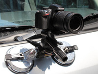 カメラを車の屋根などに取り付けられる「超強力ダブル吸盤カメラマウント」 画像