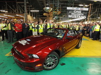 フォード マスタング、米フラットロック工場での累計生産台数が100万台 画像