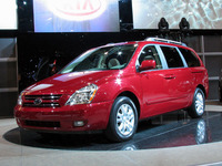 【シカゴモーターショー05】日本ミニバンに手強いライバル、キア セドナ 画像