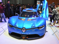 【上海モーターショー13】アルピーヌA110‐50、厳重警戒のもとに公開 画像